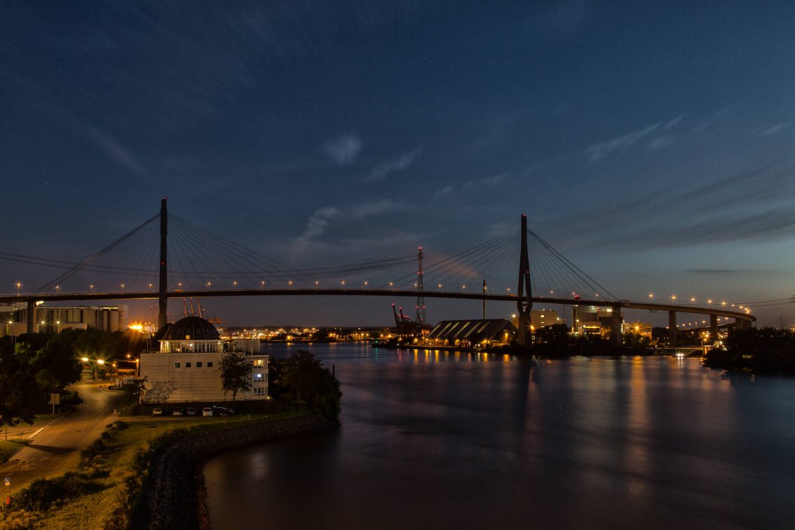 Köhlbrand Bridge - Hamburgs most famous bridge at night